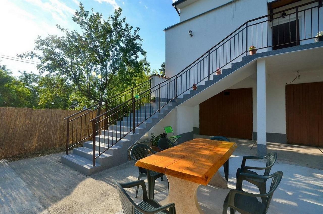 Apartment Nada With Private Pool Buzet Exteriör bild
